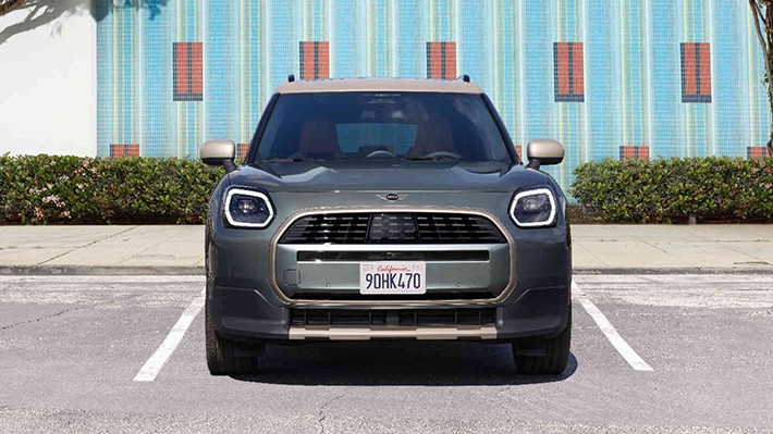 MINI Countryman front view MINI Countryman in parking spot front view